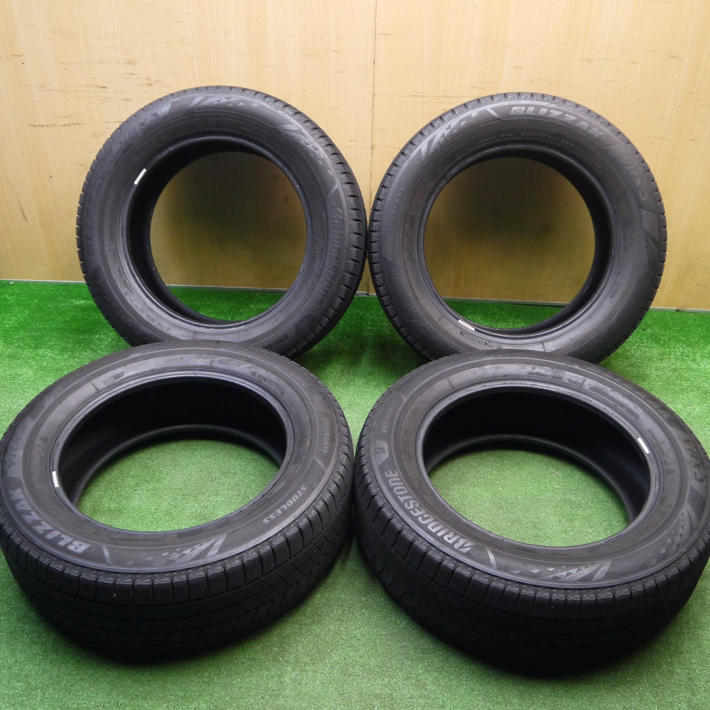 バリ溝！23年！8.5分★スタッドレス 225/60R17 ブリヂストン ブリザック VRX3 タイヤ 17インチ アルファード ヴェファイア 等★5111207Hスタ