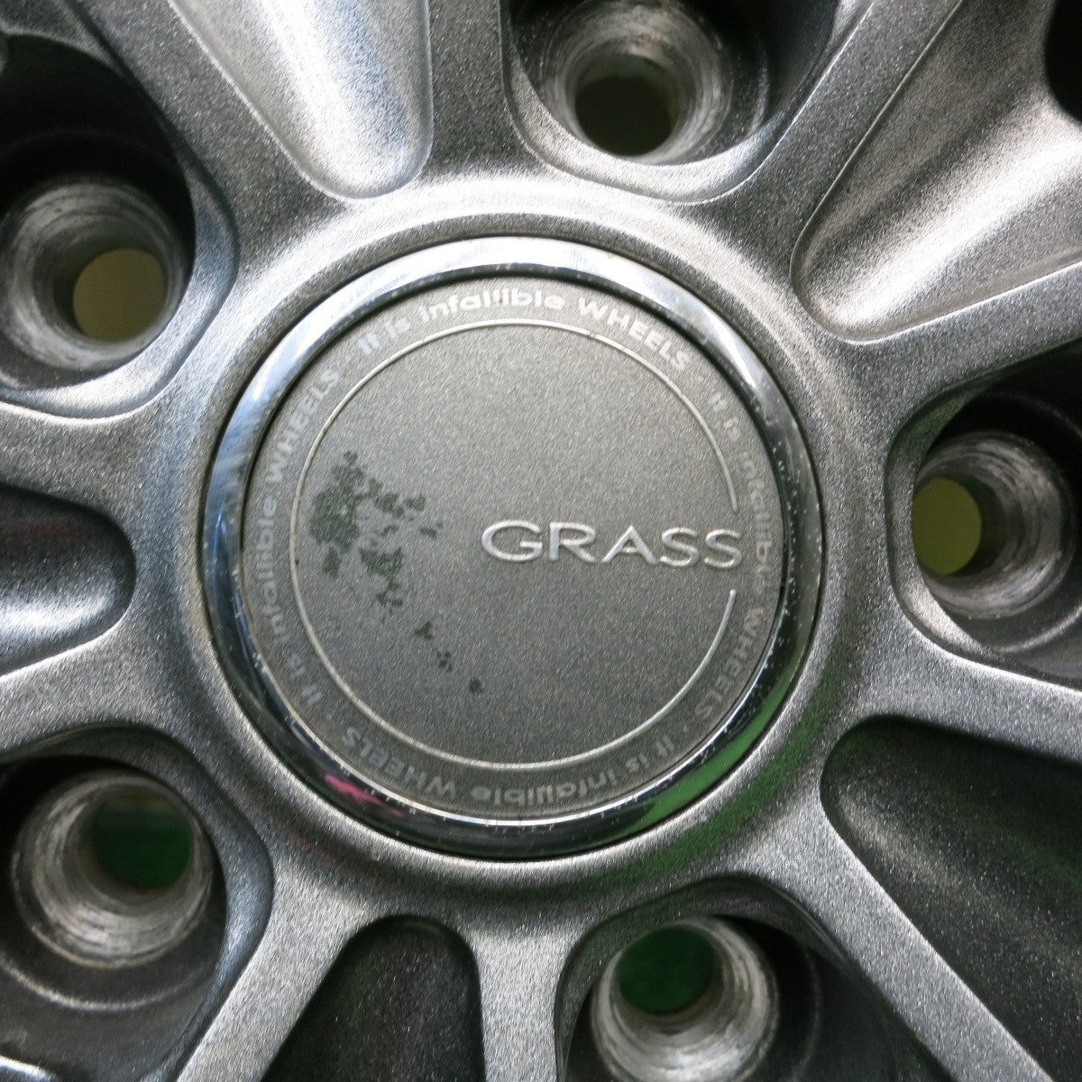 バリ溝！24年！キレイ！9.5分以上★スタッドレス 185/65R15 ブリヂストン ブリザック VRX2 GRASS グラス 15インチ PCD114.3/5H★5112006HAス