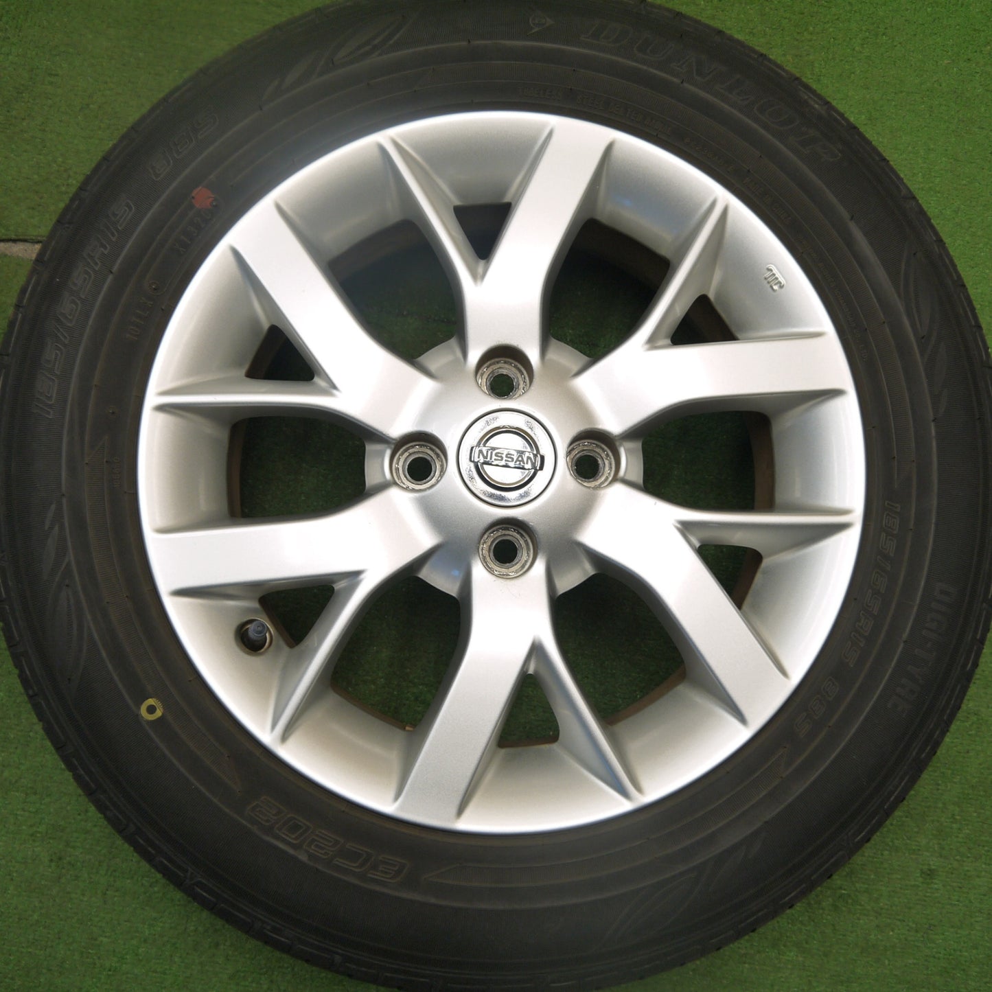 [送料無料] キレイ★日産 E12 ノート 純正 185/65R15 ダンロップ EC202 15インチ PCD100/4H★5032408Hノ