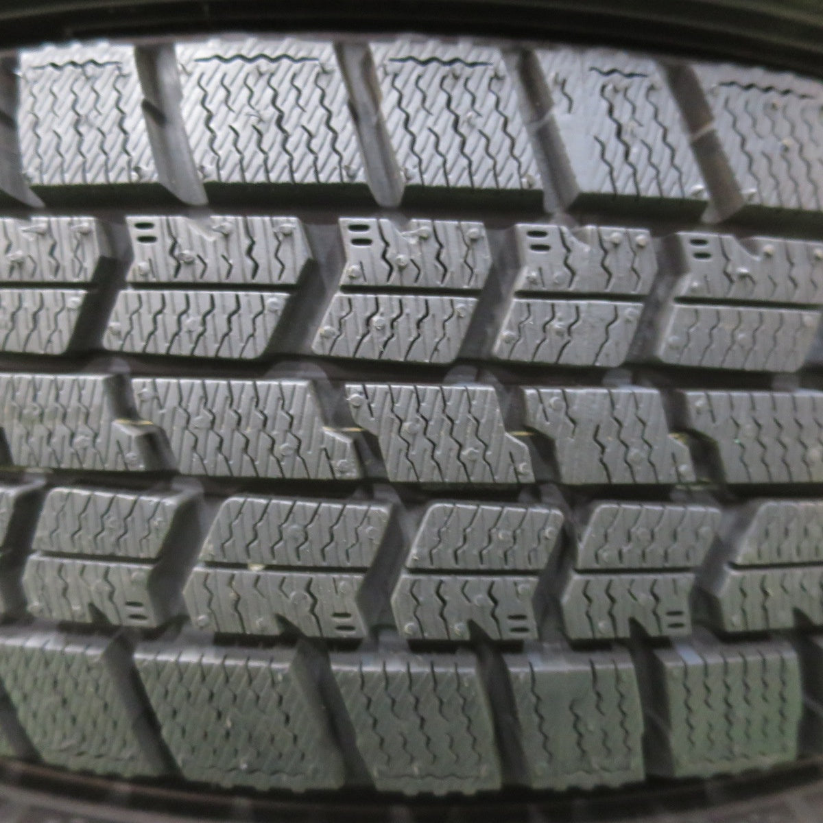 タイヤほぼ未使用！22年！キレイ★スタッドレス 155/65R14 グッドイヤー アイスナビ7 Exceeder エクシーダー 14インチ PCD100/4H★5042906イス