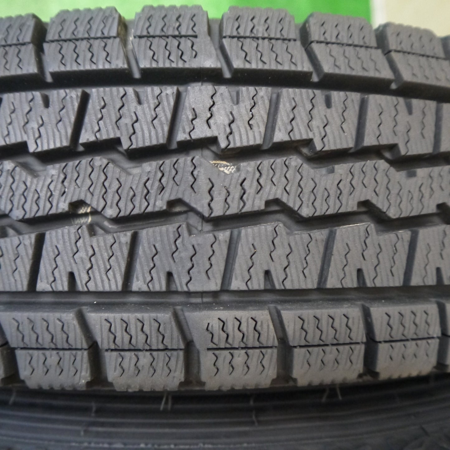 バリ溝！24年！キレイ！9.5分以上★スタッドレス 145R12 6PR ダンロップ ウインターマックス SV01 ravrion RS01 ラブリオン 12インチ PCD100/4H★5102909Hス