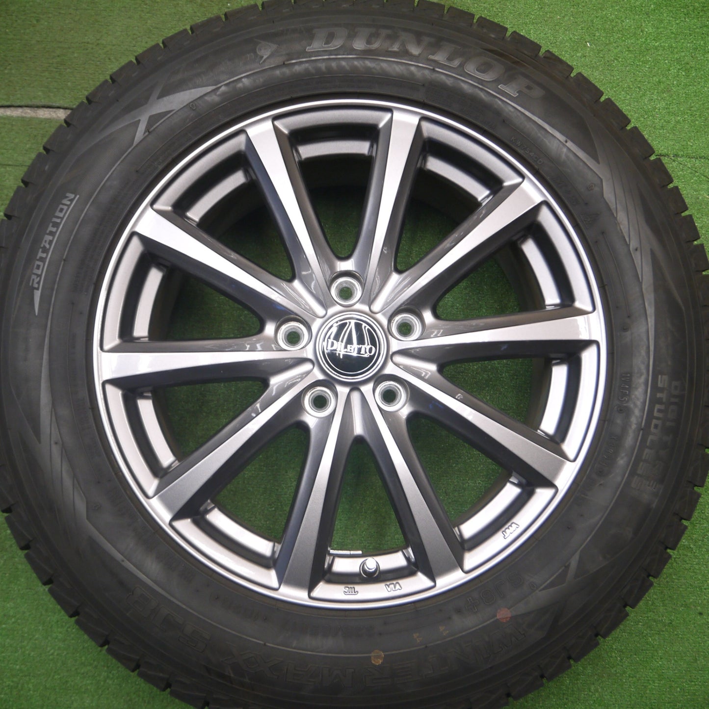 [送料無料] バリ溝！23年！キレイ！9.5分以上★スタッドレス 225/65R17 ダンロップ ウインターマックス SJ8 SJ8+ DILETTO ディレット 17インチ PCD114.3/5H★5020514Hス