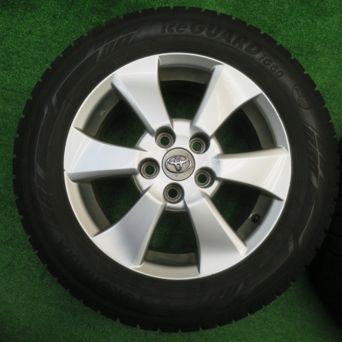 バリ溝！22年！9.5分★トヨタ 20系 アルファード ヴェルファイア 純正 215/60R16 スタッドレス ヨコハマ アイスガード iG60 16インチ PCD114.3/5H★5101501NJス