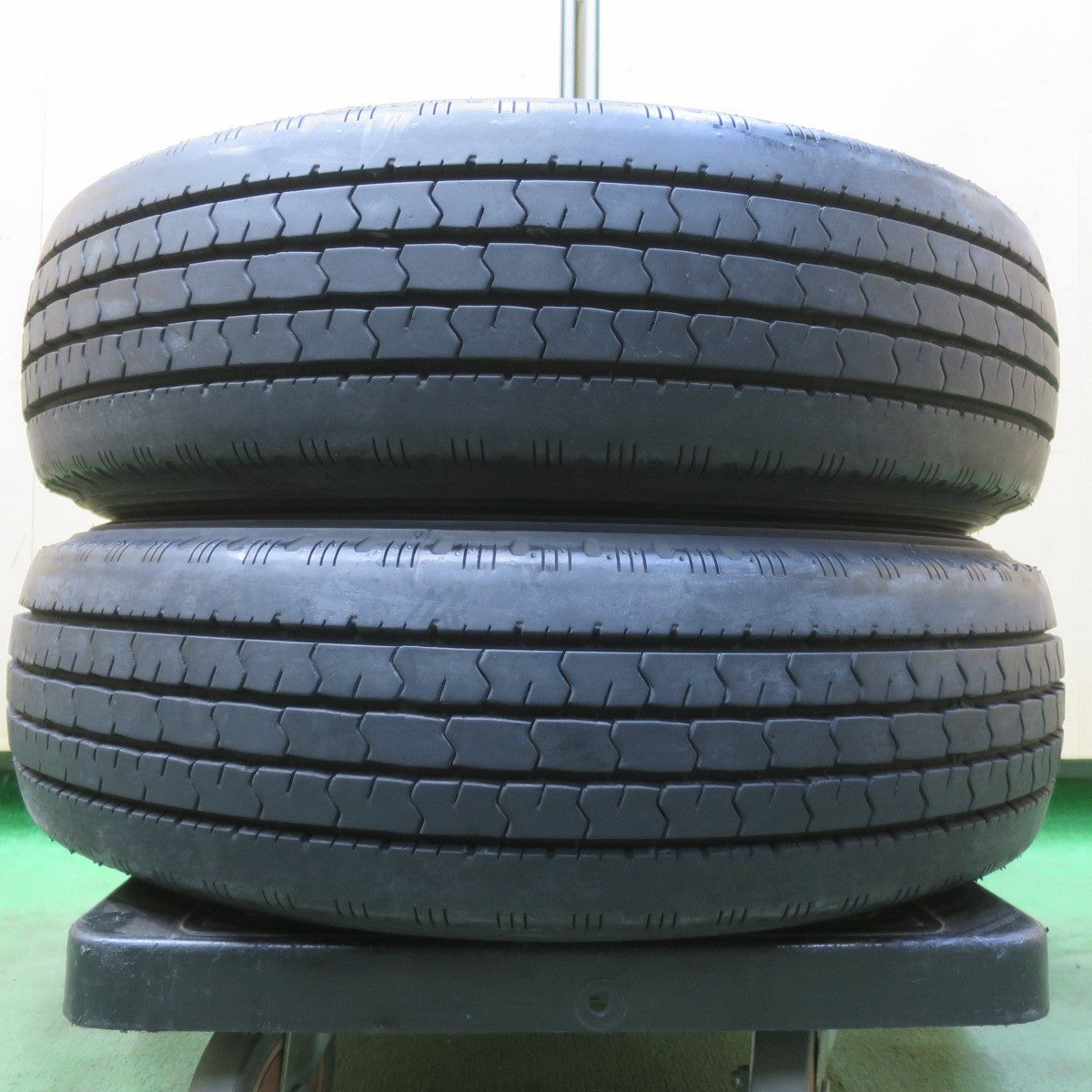 バリ溝！9.5分！2本★トラック タイヤ 195/75R15 109/107L ダンロップ SPLT33K タイヤ 15インチ ダイナ キャンター 等★6050610イノタ
