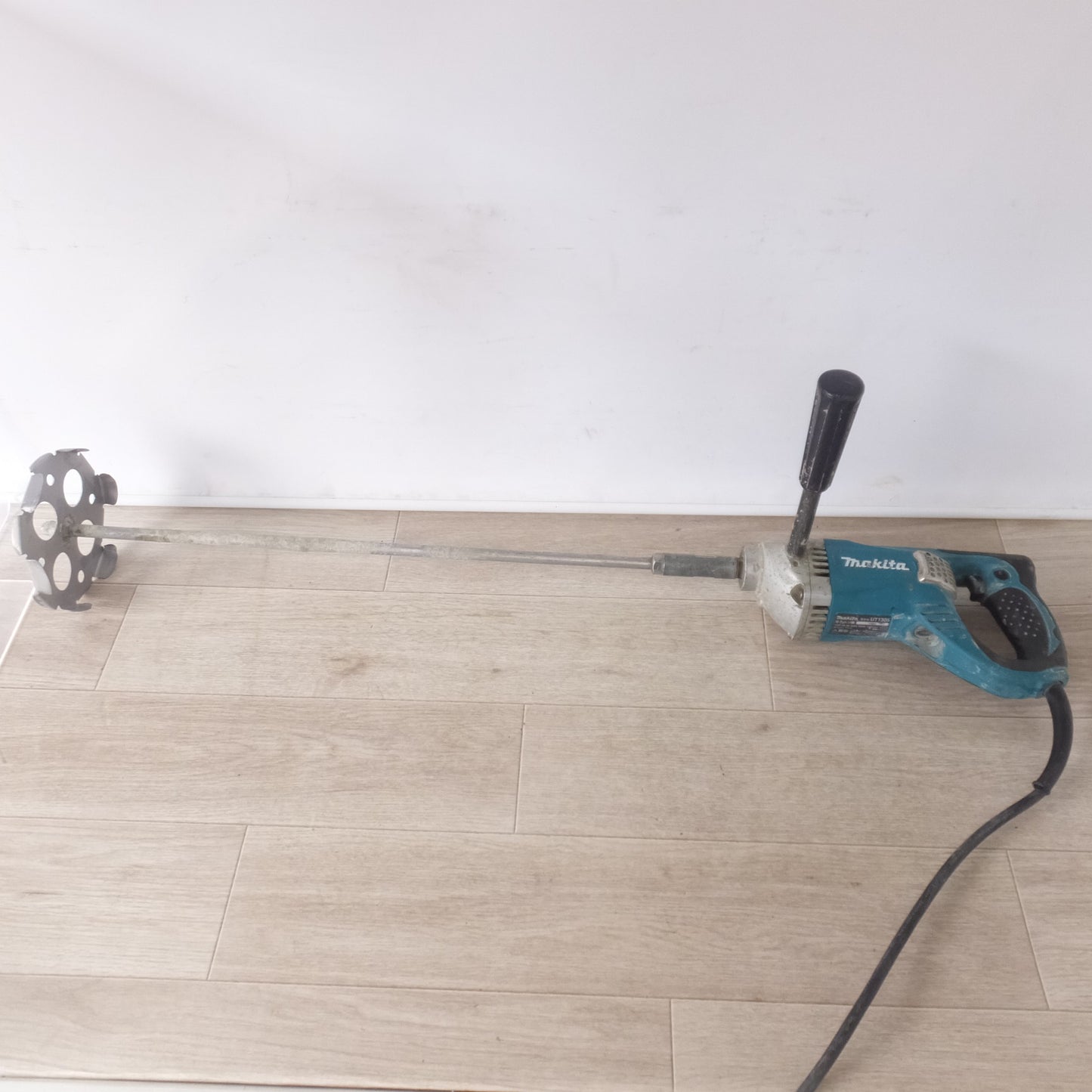 [送料無料] ★マキタ makita カクハン機 UT1305　100V 9A 50-60Hz 850W★