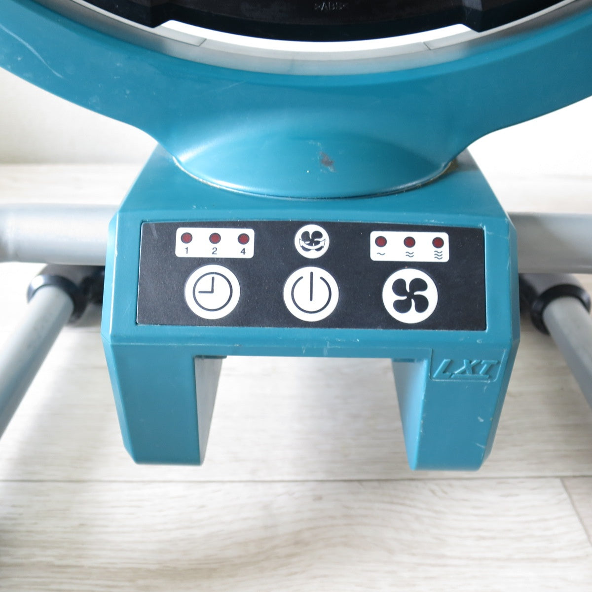 [送料無料] ◇マキタ 充電式 産業扇 CF300D ACアダプター 付き makita 扇風機 ファン◇