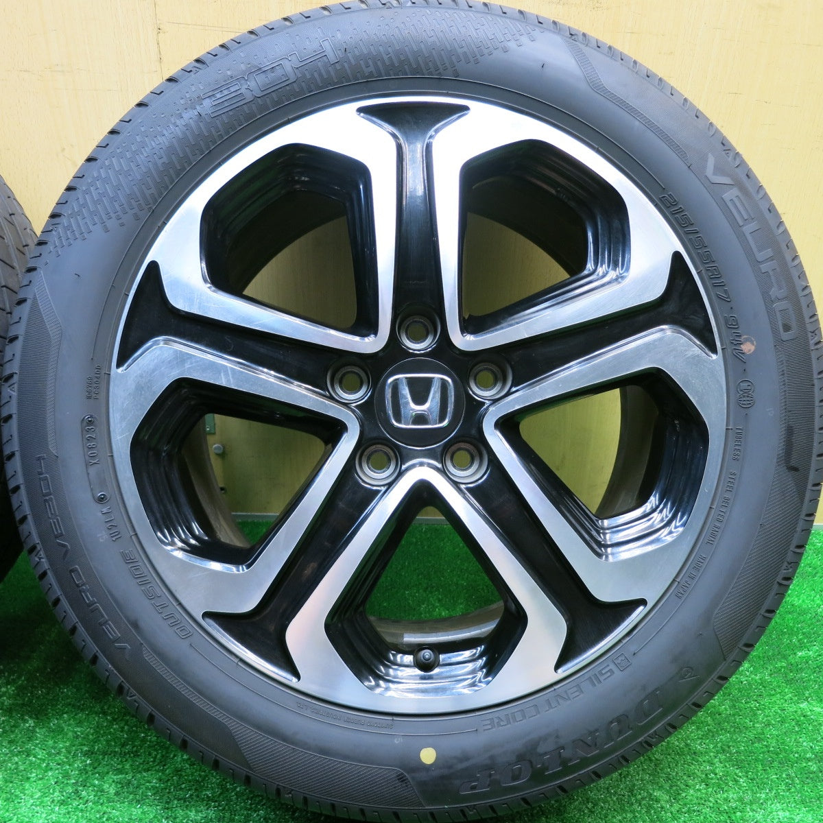 バリ溝！23年！9.5分★ホンダ RU ヴェゼル 純正 215/55R17 ダンロップ VEURO VE304 17インチ PCD114.3/5H★5100903HAノ