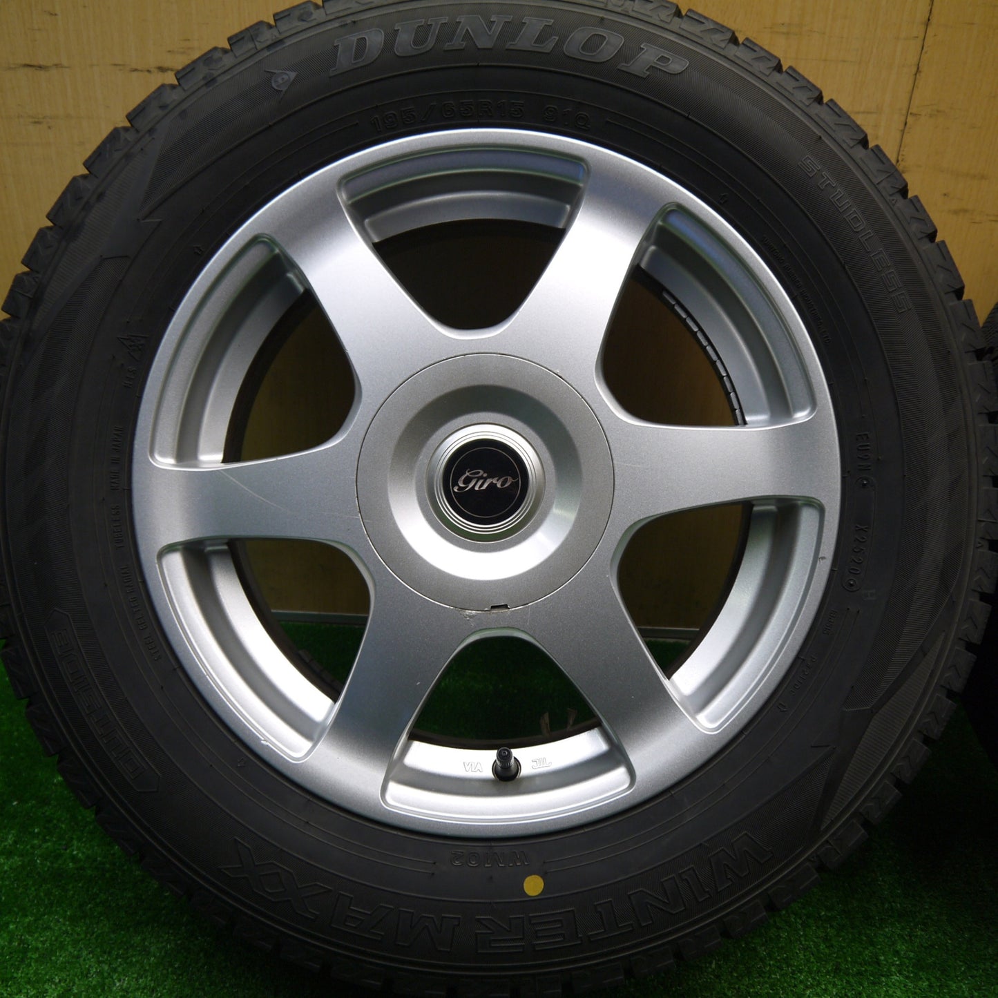 バリ溝！9.5分★スタッドレス 195/65R15 ダンロップ ウインターマックス WM02 giro ギロ 15インチ PCD100 114.3/5H マルチ★5101506Hス