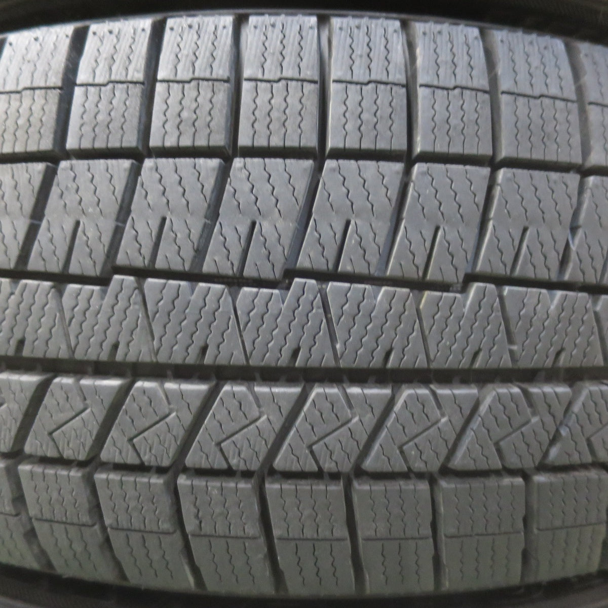 バリ溝！23年！キレイ！9.5分★スタッドレス 215/55R17 ダンロップ ウインターマックス 03 TIRADO Eta LA STRADA ティラード ラストラーダ 17インチ PCD114.3/5H★5111214イス