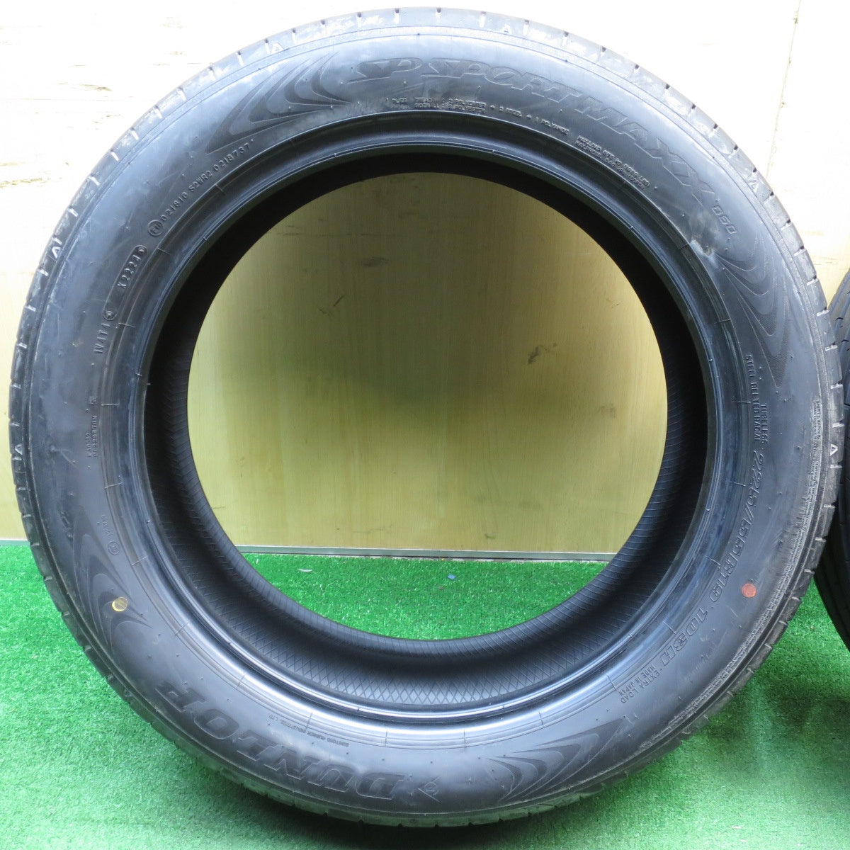 [送料無料] 新車外し！24年★225/55R19 ダンロップ SPスポーツマックス 060 タイヤ 19インチ 40系 アルファード ヴェルファイア等★5040502KKノタ