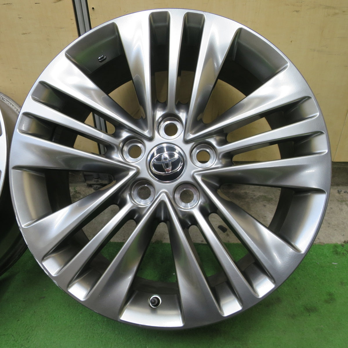 キレイ◎トヨタ 40系 アルファード Zグレード 純正 ホイール 18インチ 18×7J PCD120/5H◎6090101NGホ