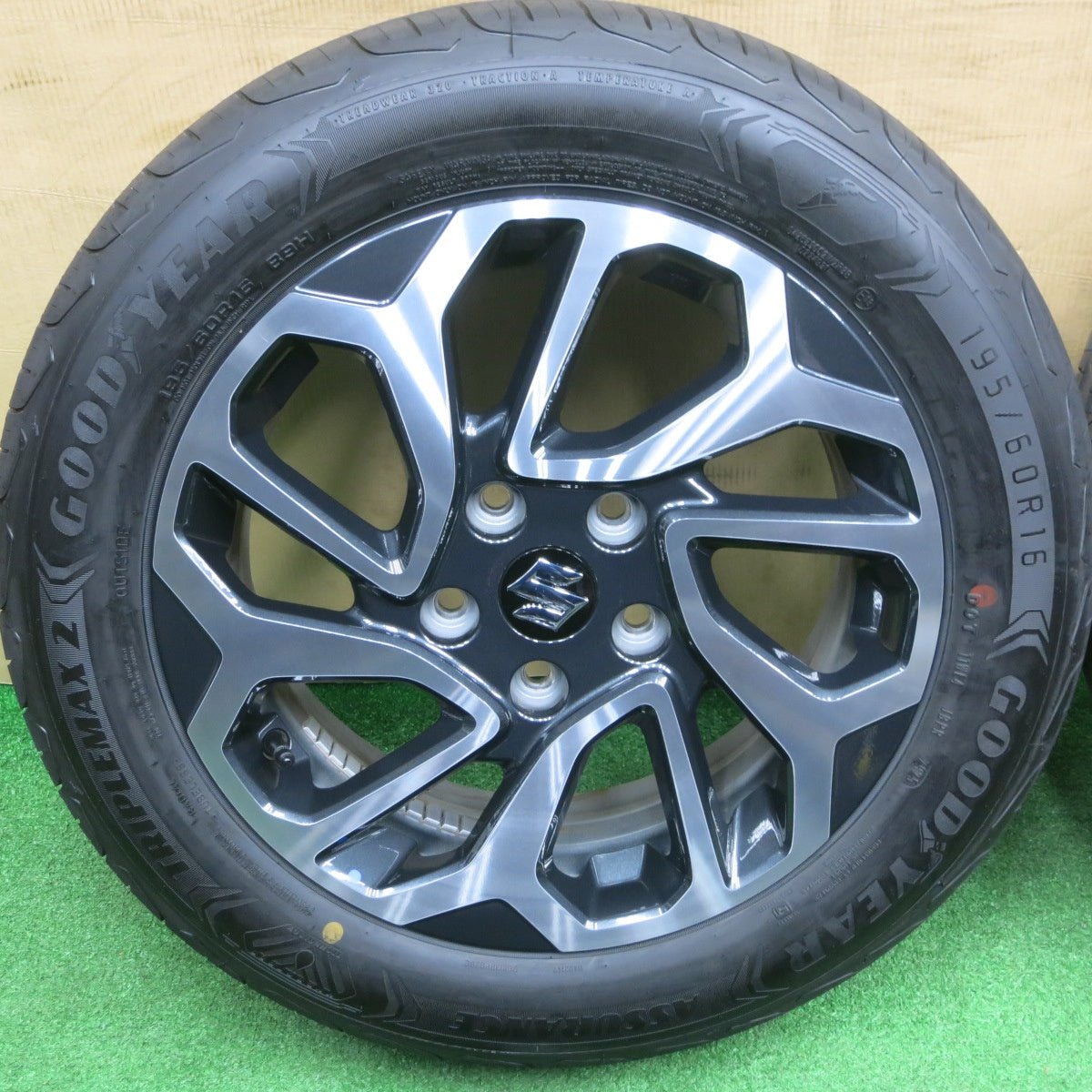 新車外し！25年★スズキ フロンクス 純正 195/60R16 グッドイヤー TRIPLEMAX2 16インチ PCD114.3/5H★6020601NKノ