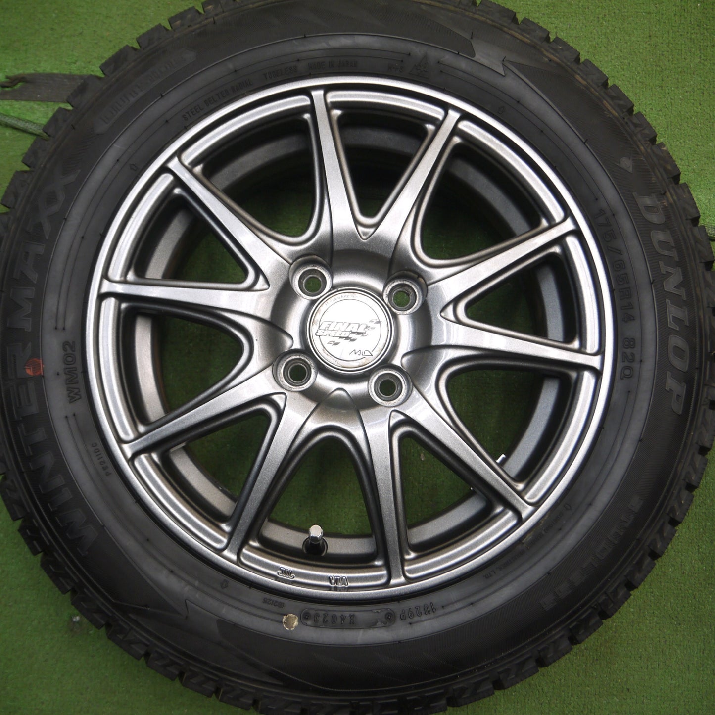 *送料無料* バリ溝！23年！キレイ！9.5分以上★スタッドレス 175/65R14 ダンロップ ウインターマックス WM02 FINAL SPEED MiD PCD100/4H★4053110Hス