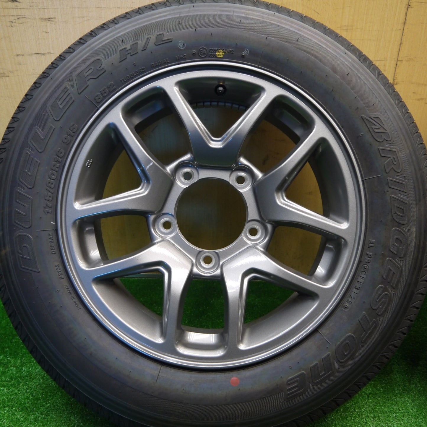 新車外し！25年★スズキ JB64 W ジムニー 純正 175/80R16 ブリヂストン デューラー H/L 852 16インチ PCD139.7/5H★5102910Hノ