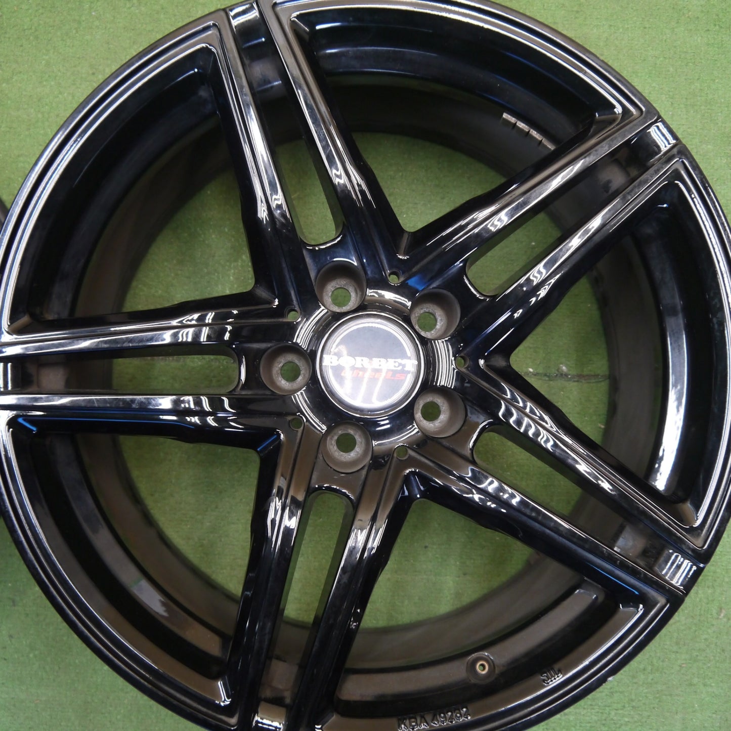 キレイ★BORBET XRT 18インチ ホイール ボルベット 18×8J PCD114.3/5H★6042402Hホ