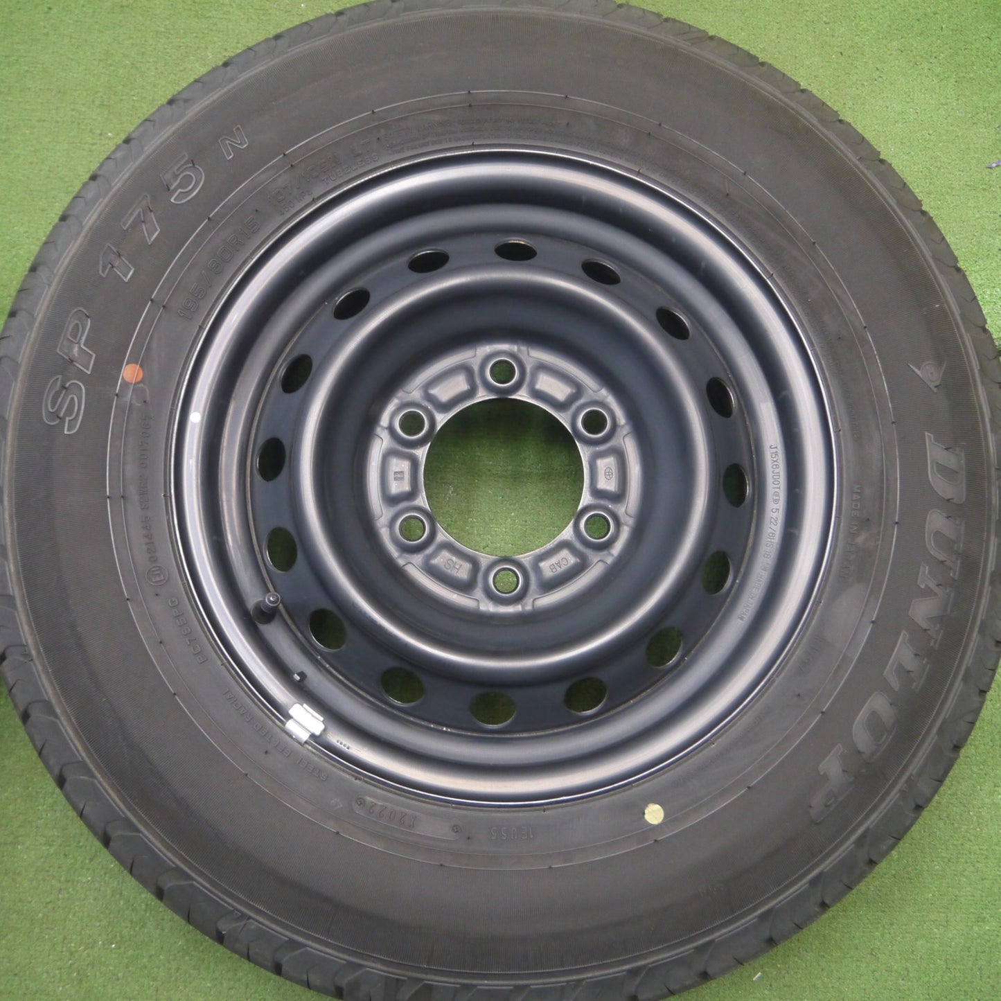 *送料無料* 新車外し！22年★トヨタ ハイエース 純正 スチール 195/80R15 107/105N ダンロップ SP175N 15インチ PCD139.7/6H★4052801Hノ