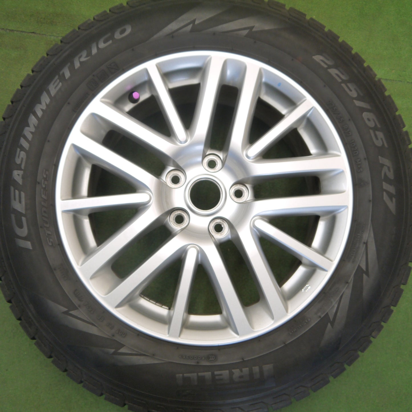 キレイ◎日産 Y50 フーガ 純正 225/65R17 スタッドレス ピレリ アイスアシンメトリコ 17インチ PCD114.3/5H◎6062405Hス