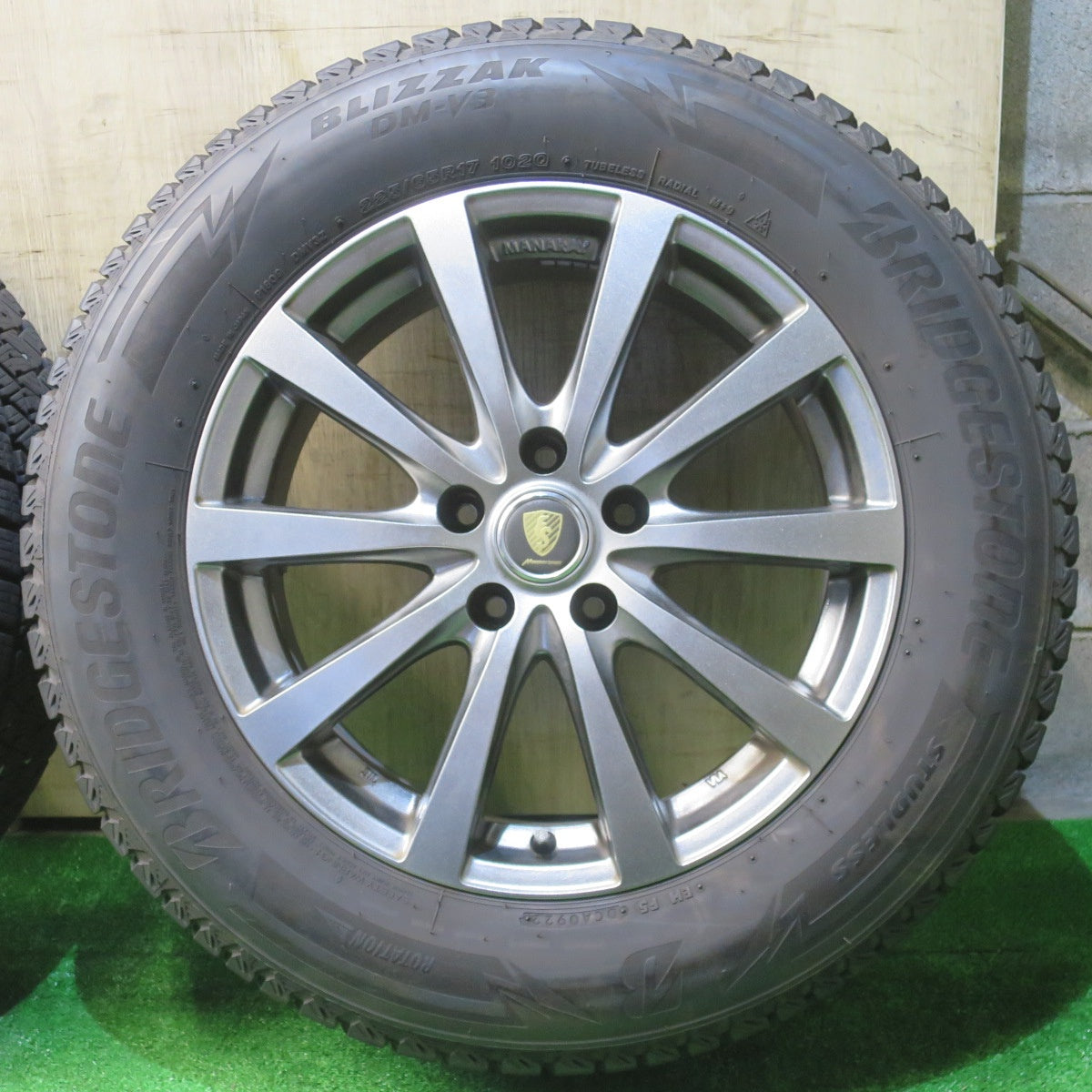 バリ溝！22年！キレイ！9.5分★スタッドレス 225/65R17 ブリヂストン ブリザック DM-V3 MANARAY SPORT マナレイ スポーツ 17インチ PCD114.3/5H★6050601NJス