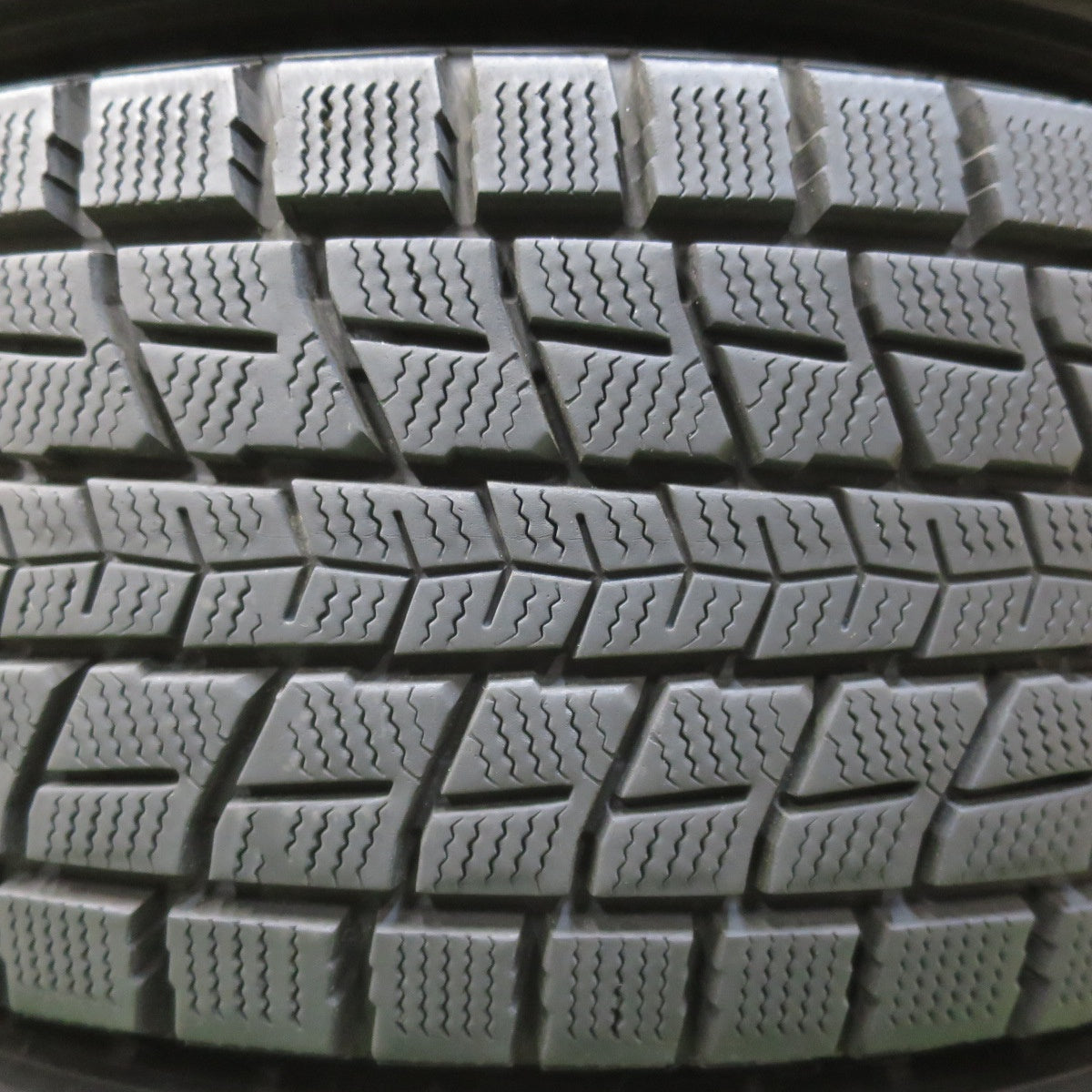 バリ溝！キレイ！9分★スバル XV フォレスター 等 純正 225/60R17 スタッドレス ダンロップ ウインターマックス SJ8 17インチ PCD100/5H★5122601イス