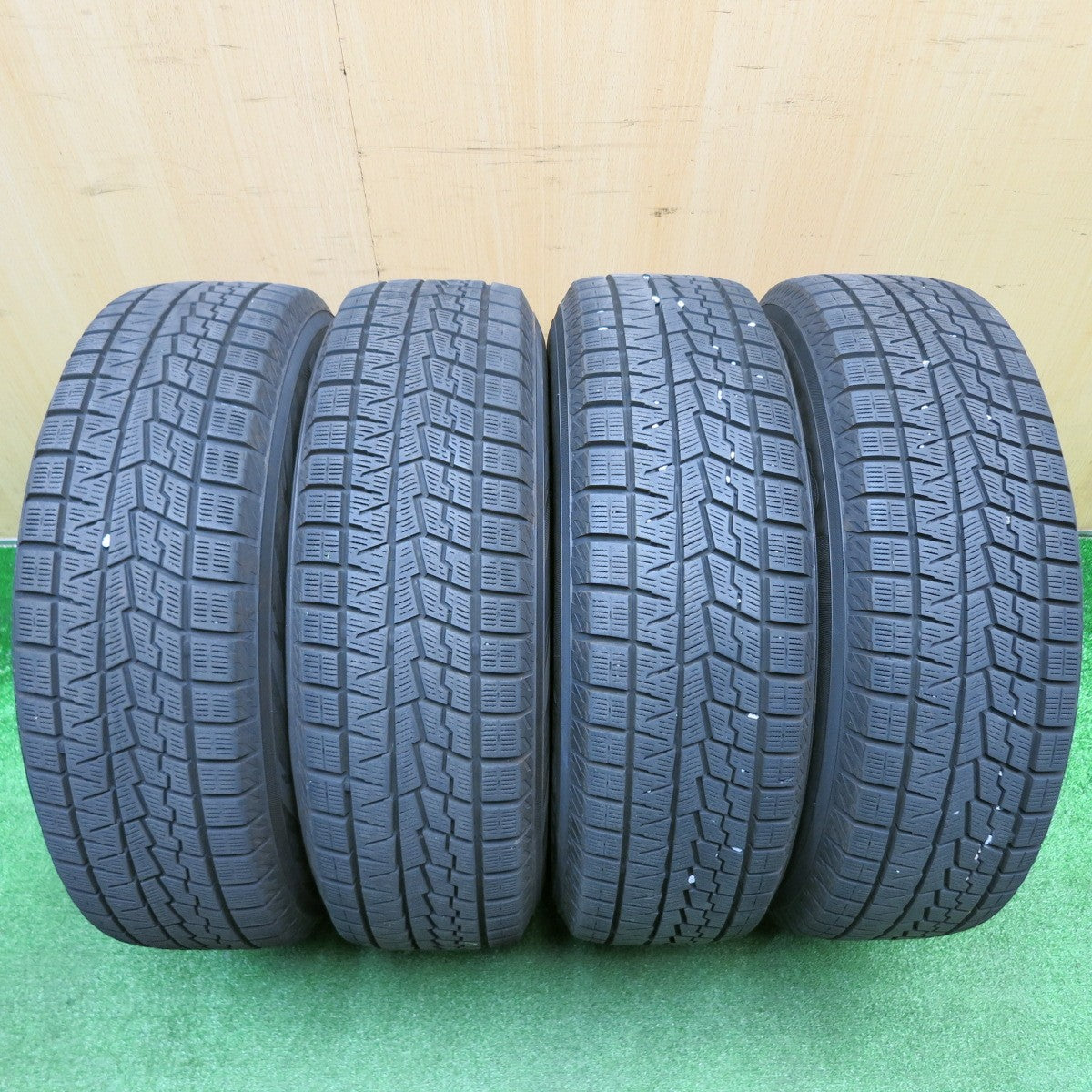 バリ溝！22年！8.5分★スタッドレス 185/70R14 ヨコハマ アイスガード iG70 Carrowin スチール ホイール 14インチ PCD100 114.3/4H マルチ★5110811HAス