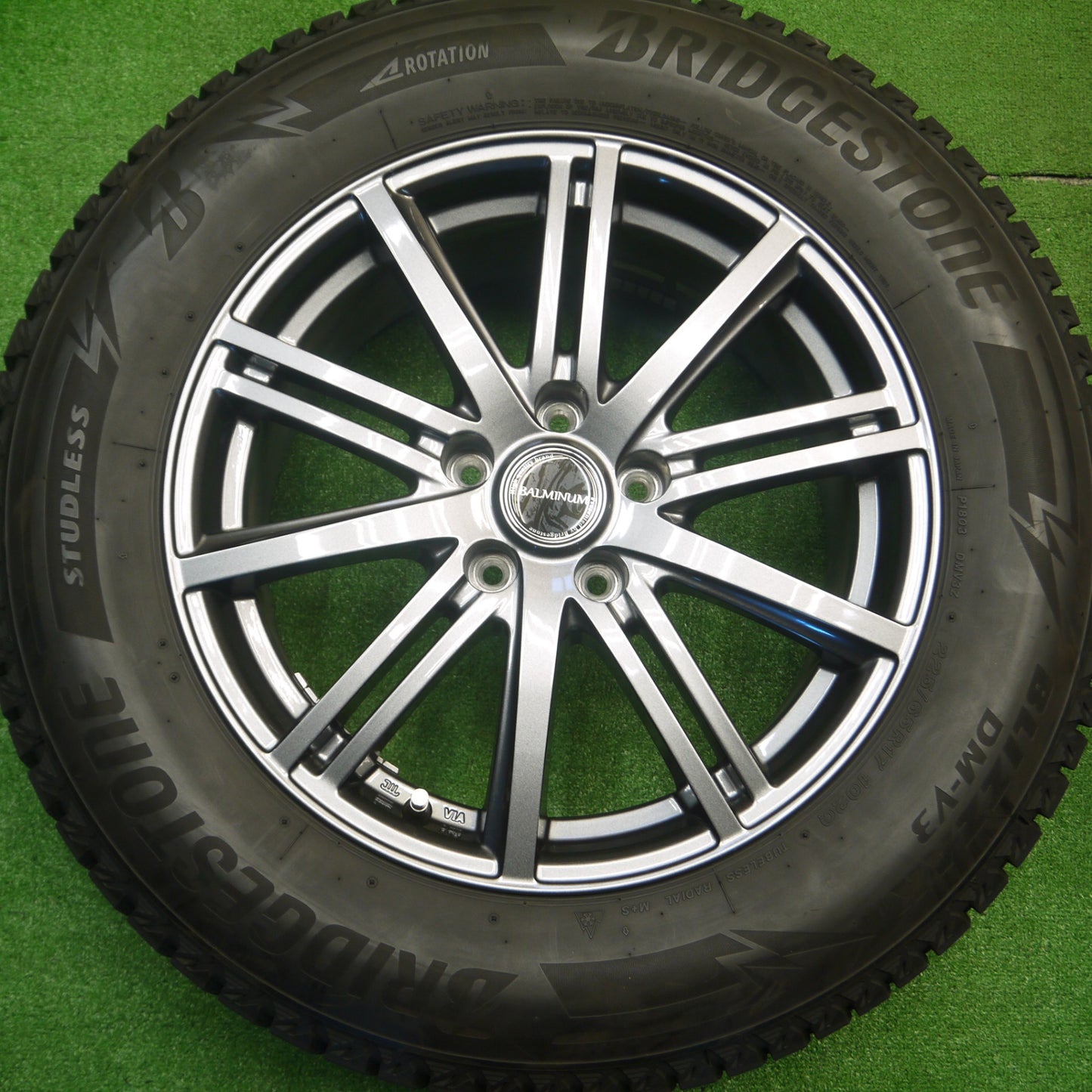 [送料無料] バリ溝！21年！キレイ！9.5分★スタッドレス 225/65R17 ブリヂストン ブリザック DM-V3 BALMINUM バルミナ 17インチ PCD114.3/5H★4102503Hス
