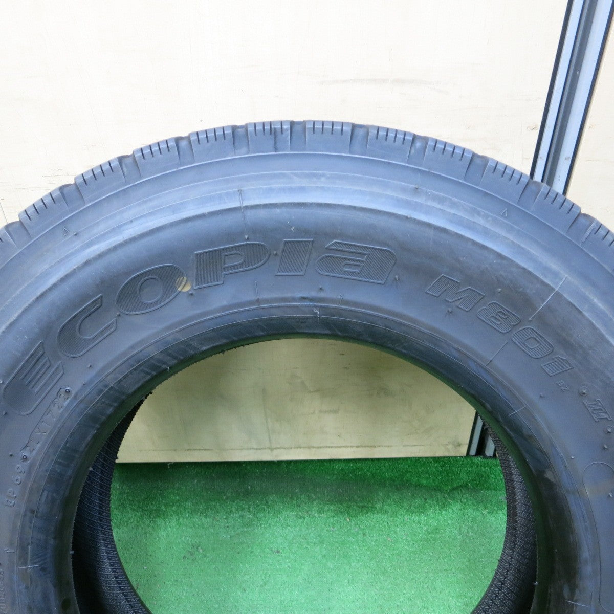 [送料無料] ほぼ未使用！22年★トラック タイヤ 225/80R17.5 123/122L ブリヂストン エコピア M801 Ⅱ ミックス オールシーズン 17.5インチ★5021002ナスタ