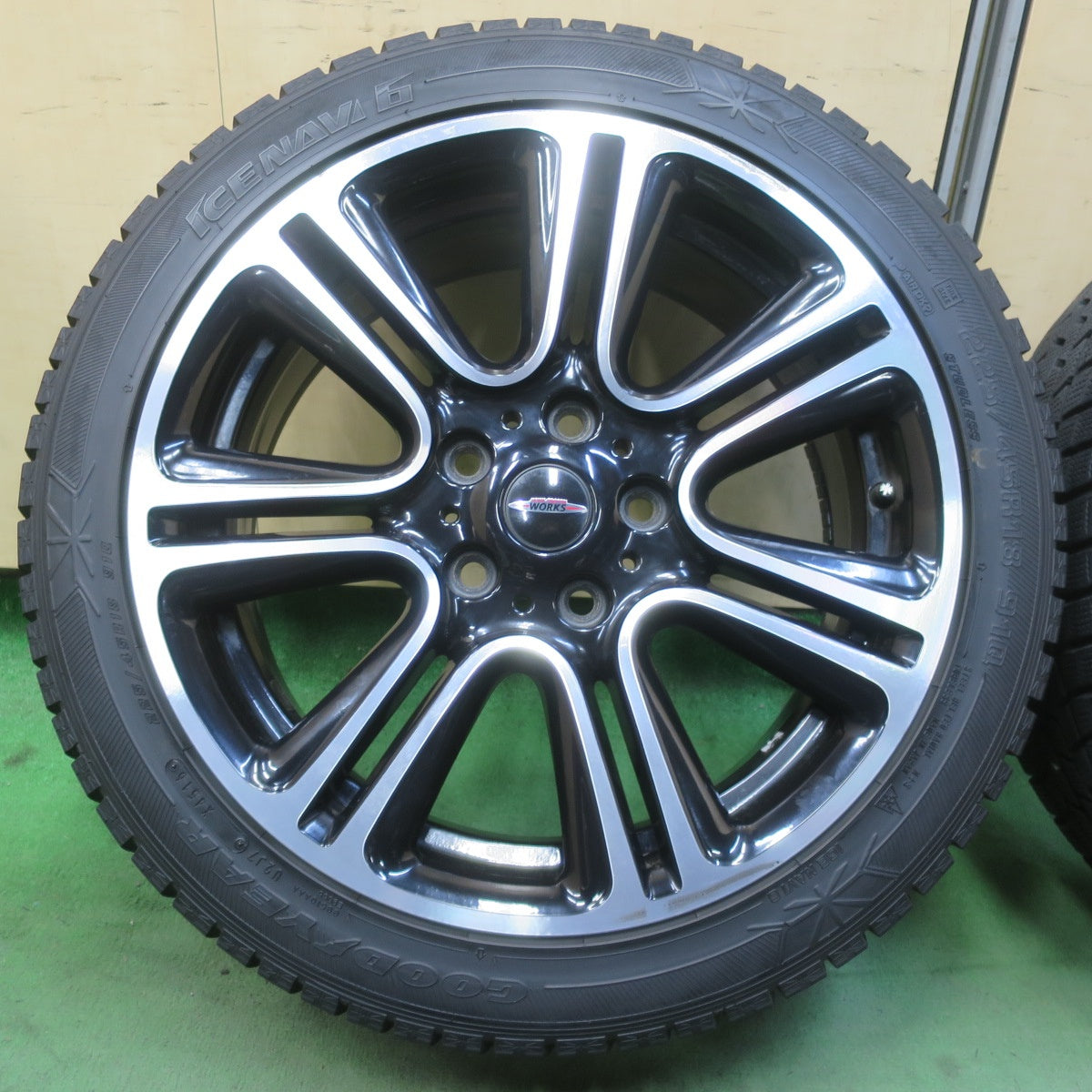 バリ溝！9分★MINI ミニ R60 クロス オーバー 純正 JCW 225/45R18 スタッドレス グッドイヤー アイスナビ6 18インチ ジョン クーパー ワークス PCD120/5H★6031204イス