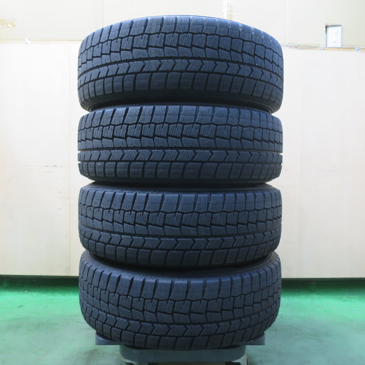 バリ溝！21年！キレイ！9分★スタッドレス 195/65R15 ダンロップ ウインターマックス WM02 VELVA SPORTZ ヴェルヴァ 15インチ PCD114.3/5H★5111110イス