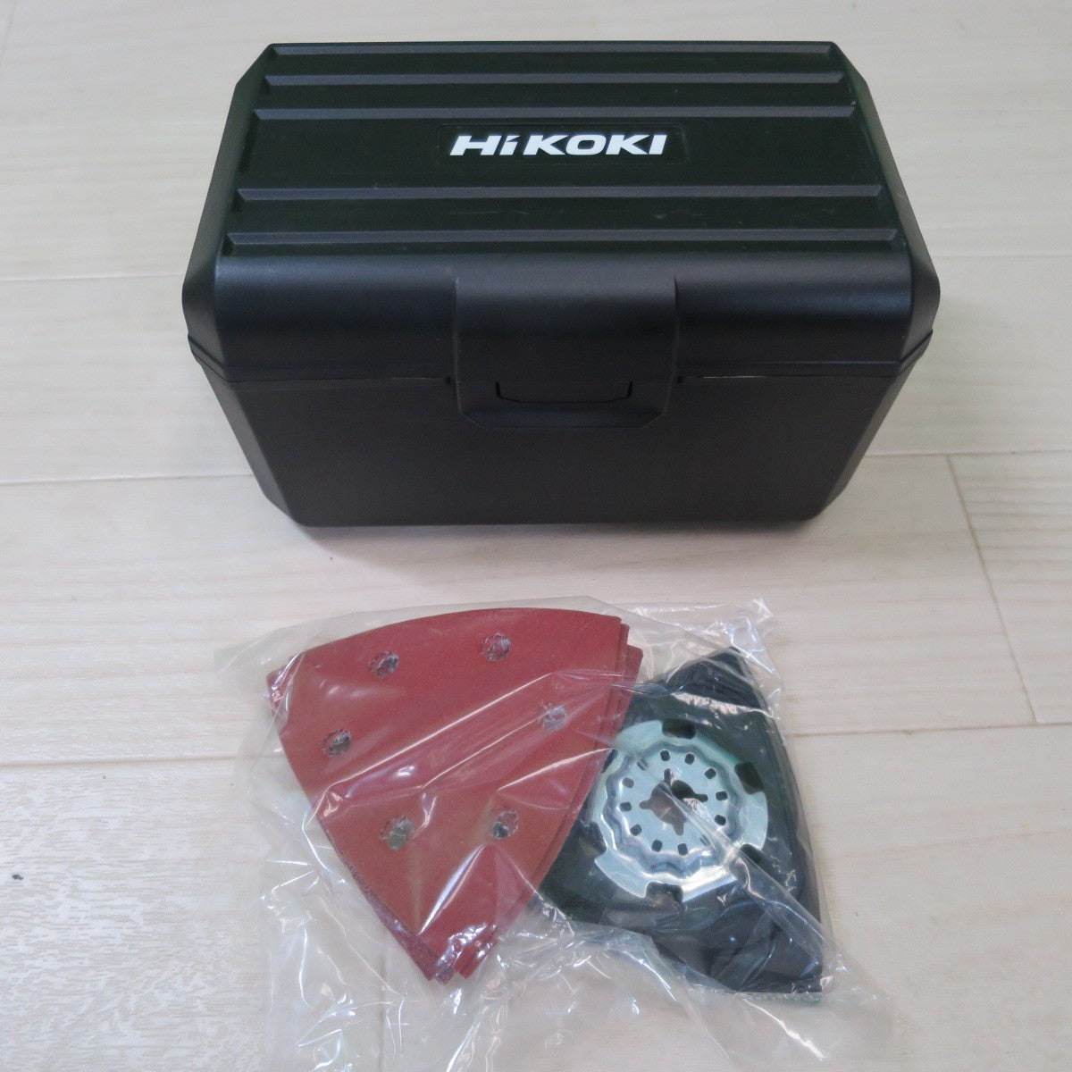 [送料無料] 付属品多数！キレイ☆HiKOKI ハイコーキ コードレス マルチ ツール CV18DA 電動 工具 切断 穴あけ 18V☆