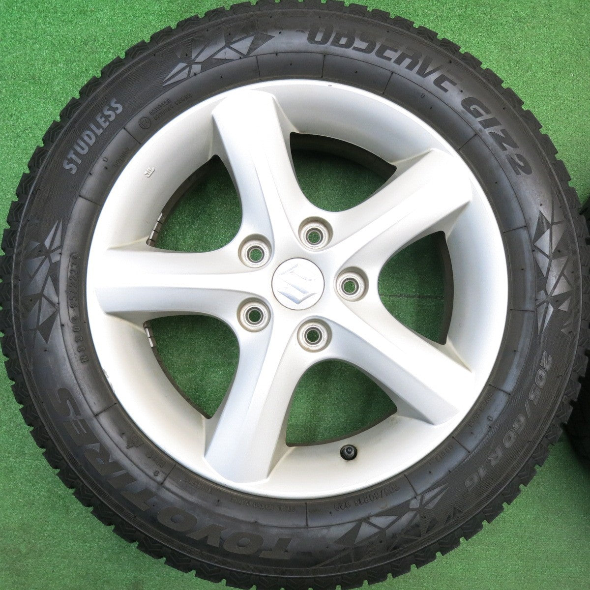 バリ溝！23年！9.5分★スズキ SX4 純正 205/60R16 スタッドレス トーヨー オブザーブ GIZ2 16インチ PCD114.3/5H★5112909HAス