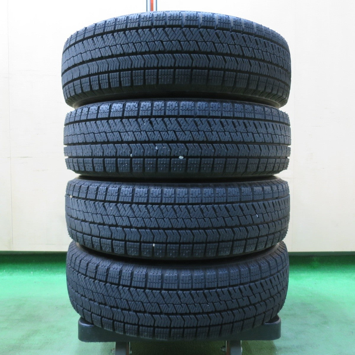 バリ溝！24年！キレイ！ほぼ10分★スタッドレス 155/65R14 ブリヂストン ブリザック VRX2 BALMINUM バルミナ 14インチ PCD100/4H★5022702イス