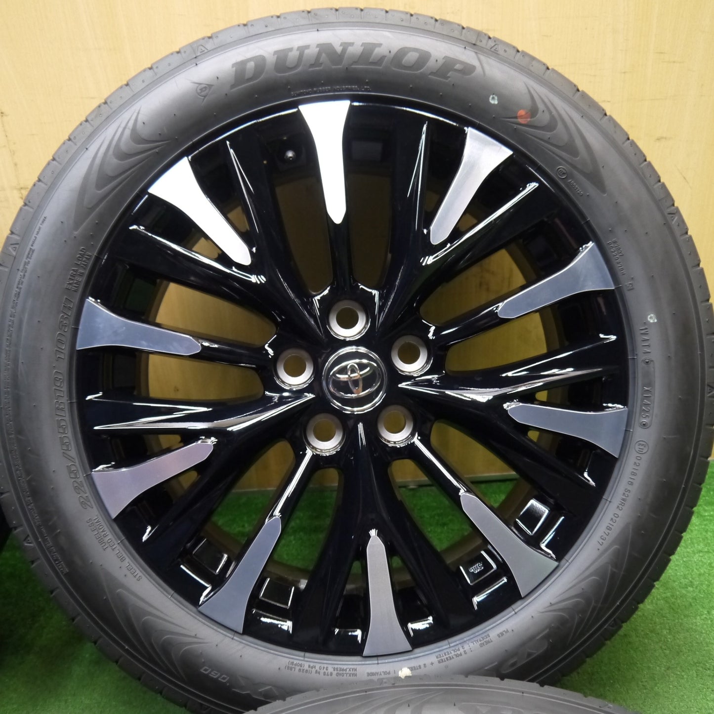 新車外し！25年★トヨタ 40系 ヴェルファイア アルファード エグゼクティブラウンジ 純正 225/55R19 ダンロップ SPスポーツマックス 060 19インチ PCD120/5H★5060402KKノ