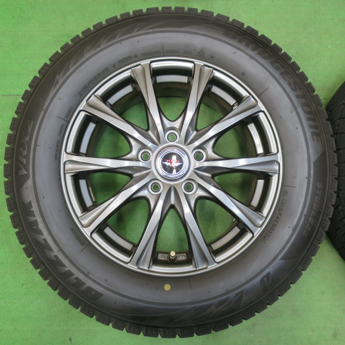 バリ溝！21年！キレイ！9分★スタッドレス 215/65R16 ブリヂストン ブリザック VRX2 TEAD テッド 16インチ PCD114.3/5H★5021005イス