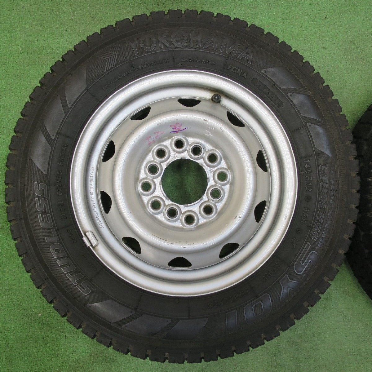 バリ溝！9分★スタッドレス 145R12 6PR ヨコハマ SY01 SY01V スチール ホイール 12インチ PCD100 110 114.3/4H マルチ★5042907イス