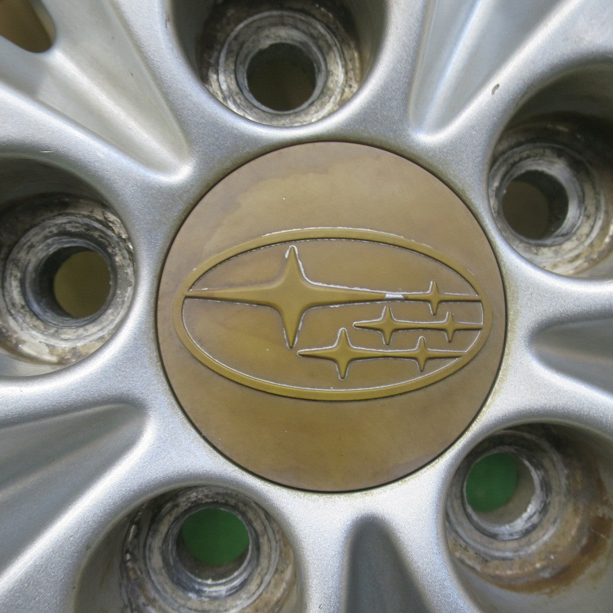 バリ溝！22年！9.5分以上◎スバル インプレッサ スポーツ 純正 205/55R16 スタッドレス トーヨー オブザーブ ガリット GIZ 16インチ PCD100/5H◎6082403イス