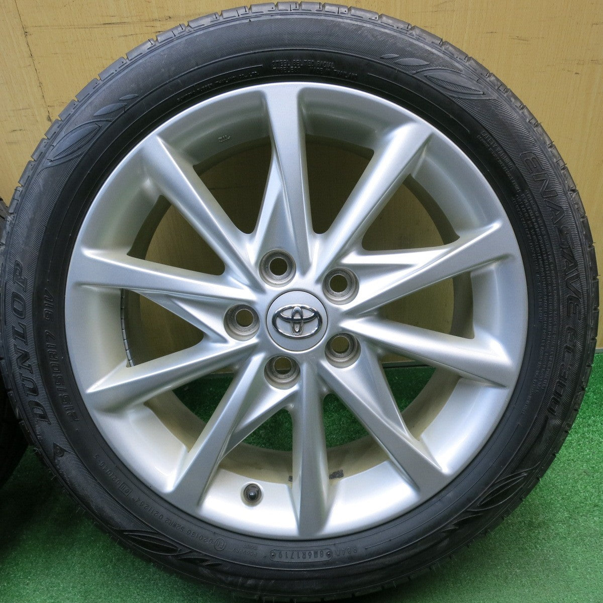 バリ溝！キレイ！9.5分★トヨタ プリウスα 純正 215/50R17 ダンロップ エナセーブ EC300 17インチ PCD114.3/5H★6012514HAノ