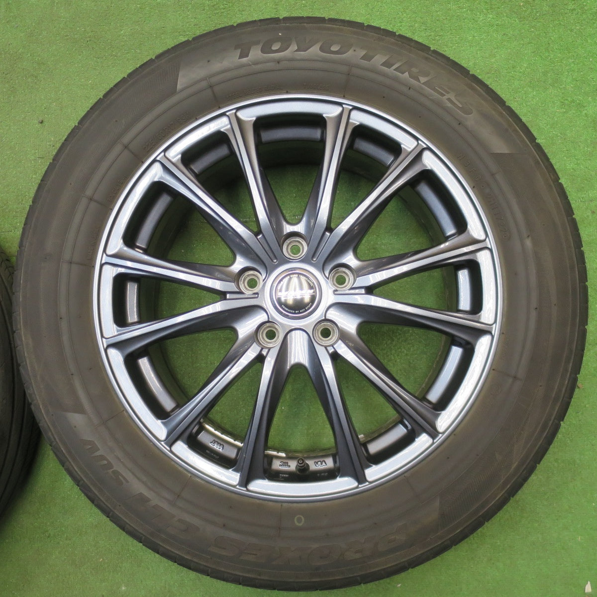 バリ溝！22年！キレイ！8.5分★225/60R17 トーヨー プロクセス CL1 SUV WAREN ヴァーレン 17インチ PCD114.3/5H★6021703NJノ