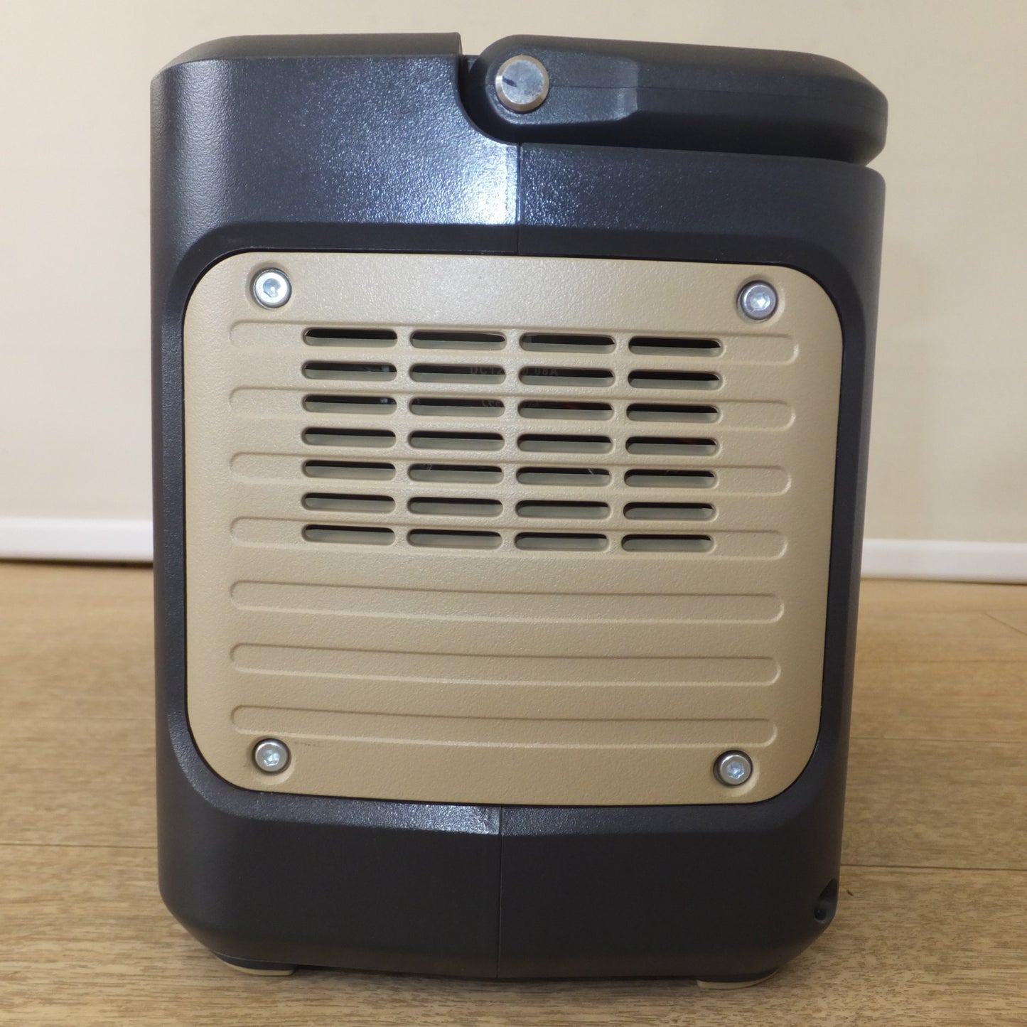 [送料無料] 美品★JVCケンウッド Jackery ポータブル電源 BN-RB37　入力 12V-22V DC 68W　出力 100V AC 2A 60Hz★
