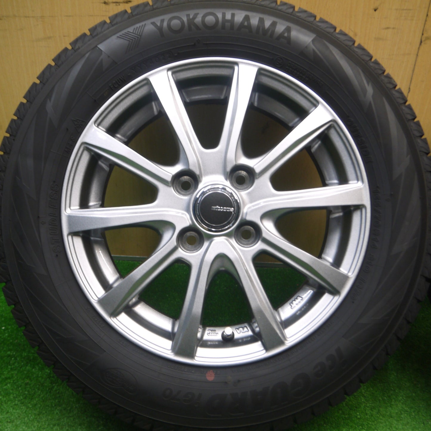 [送料無料] バリ溝！22年！キレイ！8.5分★スタッドレス 165/70R14 ヨコハマ アイスガード iG70 MiLLOUS ミルアス 14インチ PCD100/4H★4112705Hス