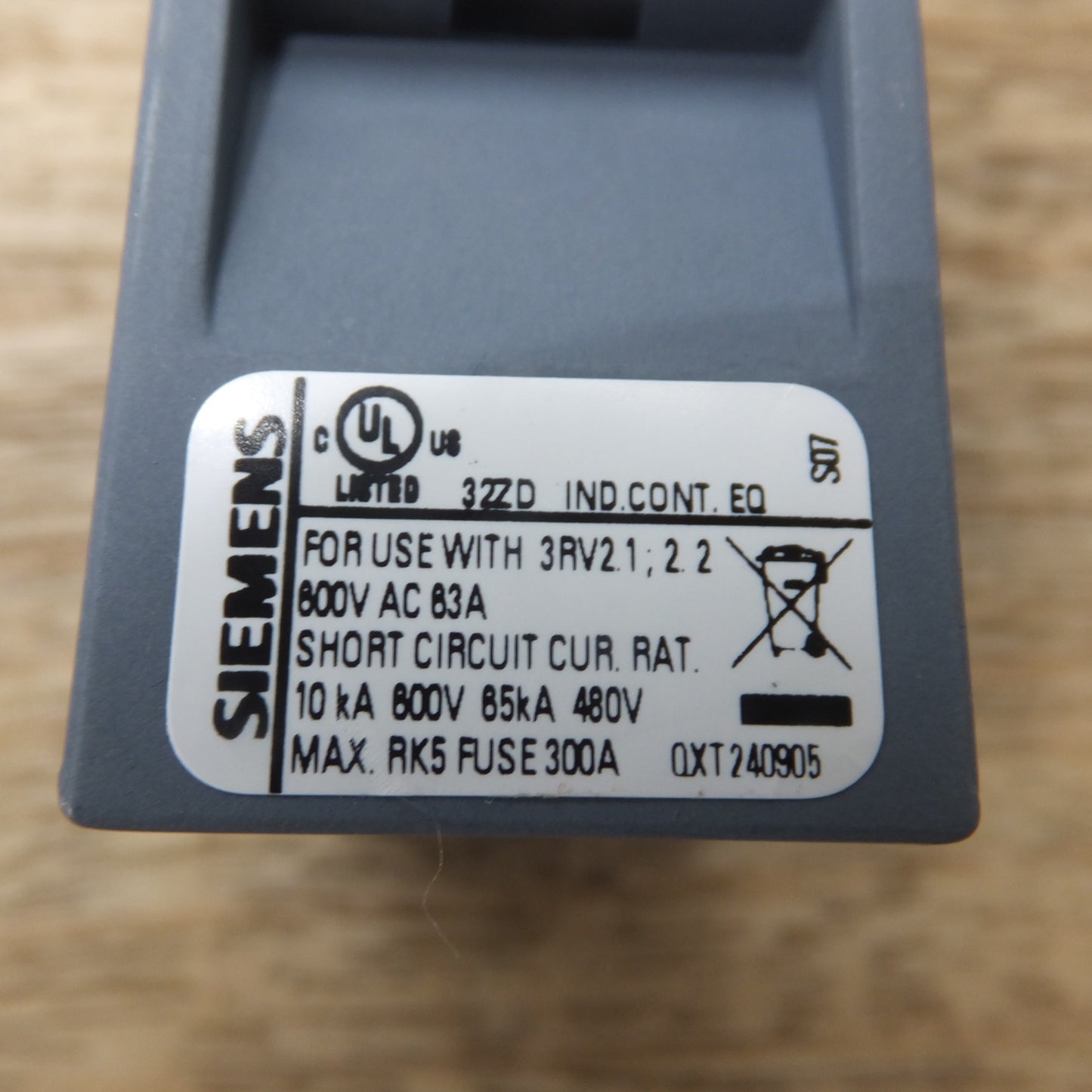 [送料無料] 未使用★シーメンス SIEMENS ブスバー 3-phase busbar 3RV2917-4A　接続プラグ 32ZD 付★