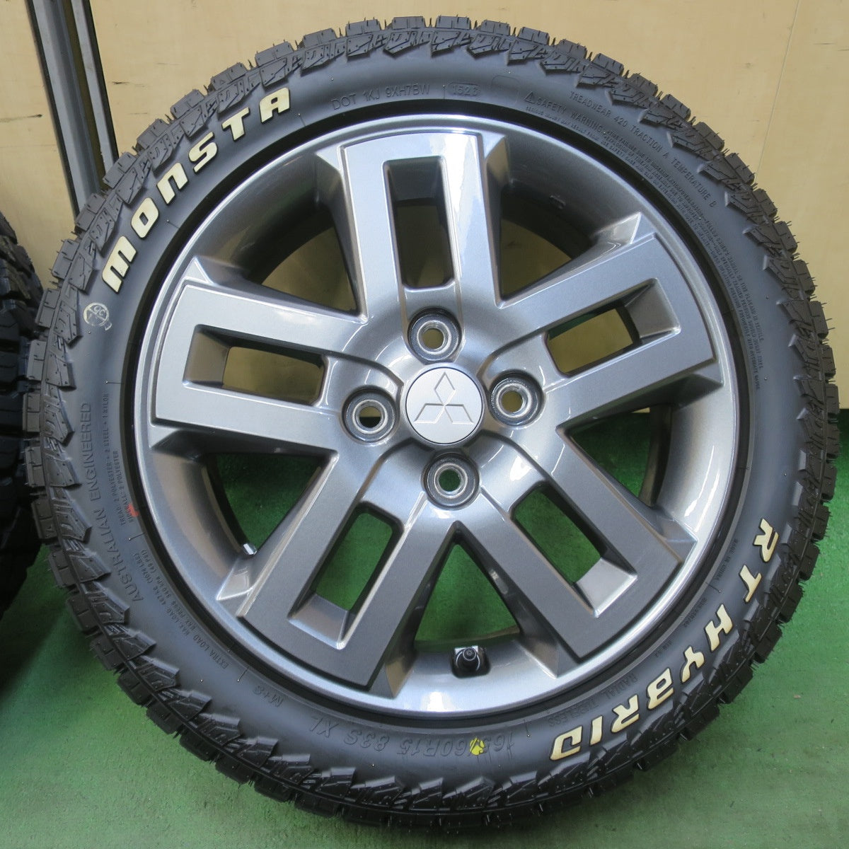 新車外し！26年！ほぼ未使用◎三菱 デリカ ミニ 純正 165/60R15 MONSTA RT HYBRID ホワイトレター 15インチ PCD100/4H◎6071806イノ