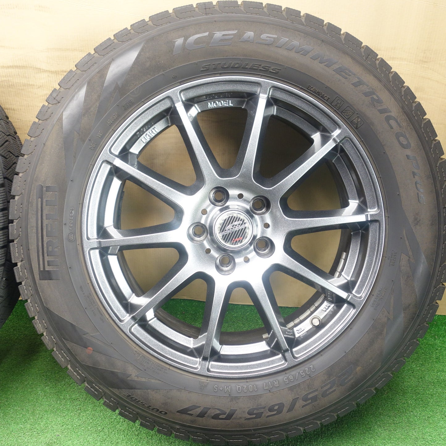 バリ溝！キレイ！9分★スタッドレス 225/65R17 ピレリ アイスアシンメトリコ プラス SCHNEIDER シュナイダー 17インチ PCD114.3/5H★6020701KTス