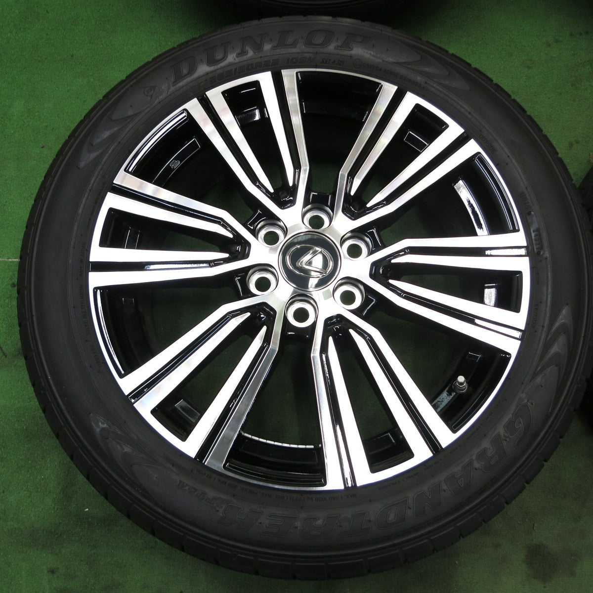 新車外し！21年★レクサス LX 600 エグゼクティブ 純正 265/50R22 ダンロップ グラントレック PT5A 22インチ PCD139.7/6H★5072901ナノ