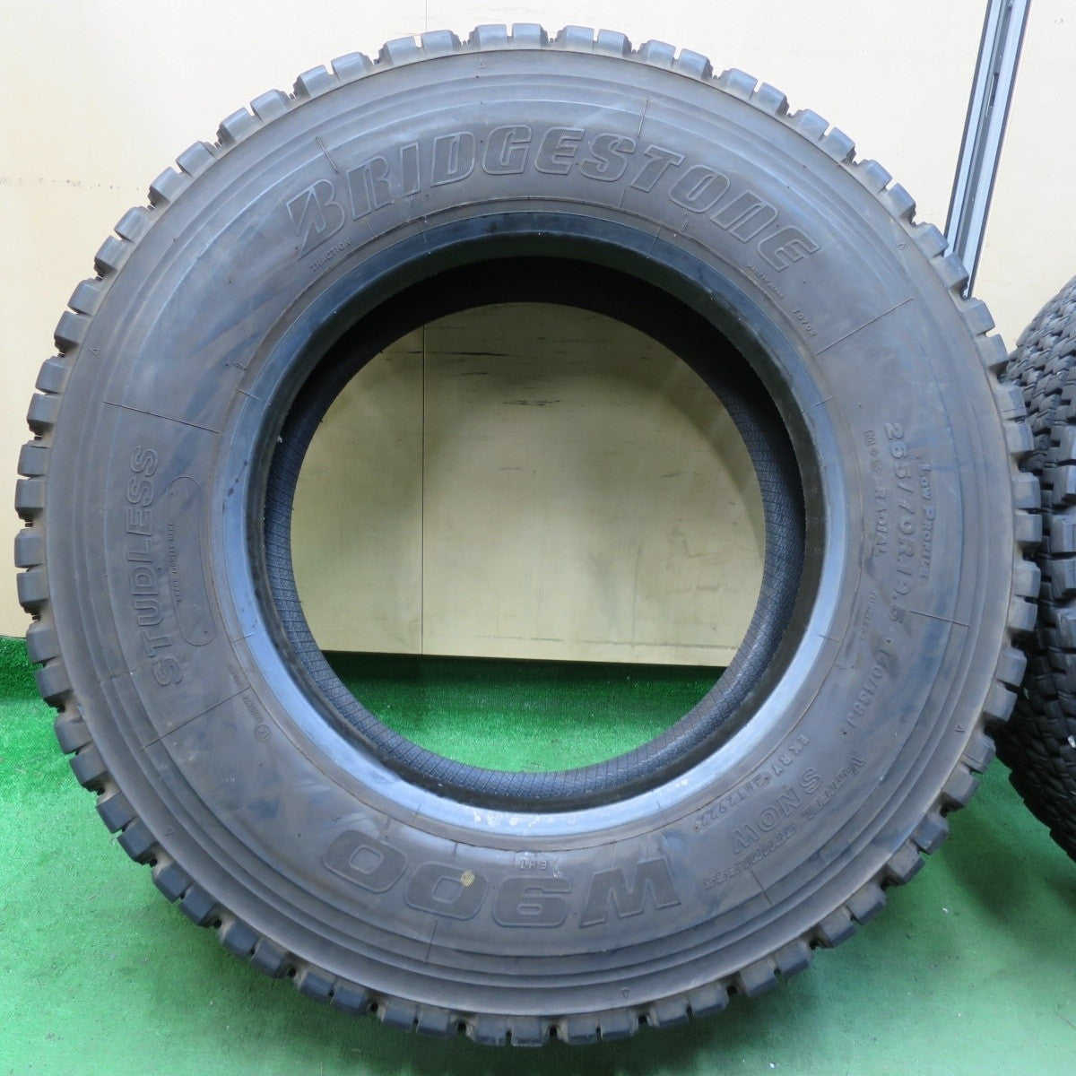 4本価格！22年★トラック タイヤ 265/70R19.5 140/138J スタッドレス ブリヂストン W900 19.5インチ★5021413イスタ