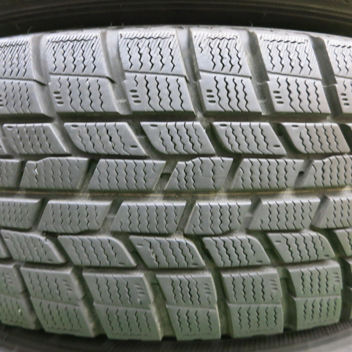 バリ溝！キレイ！8.5分★スタッドレス 195/65R16 グッドイヤー アイスナビ6 ravrion RS01 ラブリオン 16インチ PCD100/4H★4113007イス