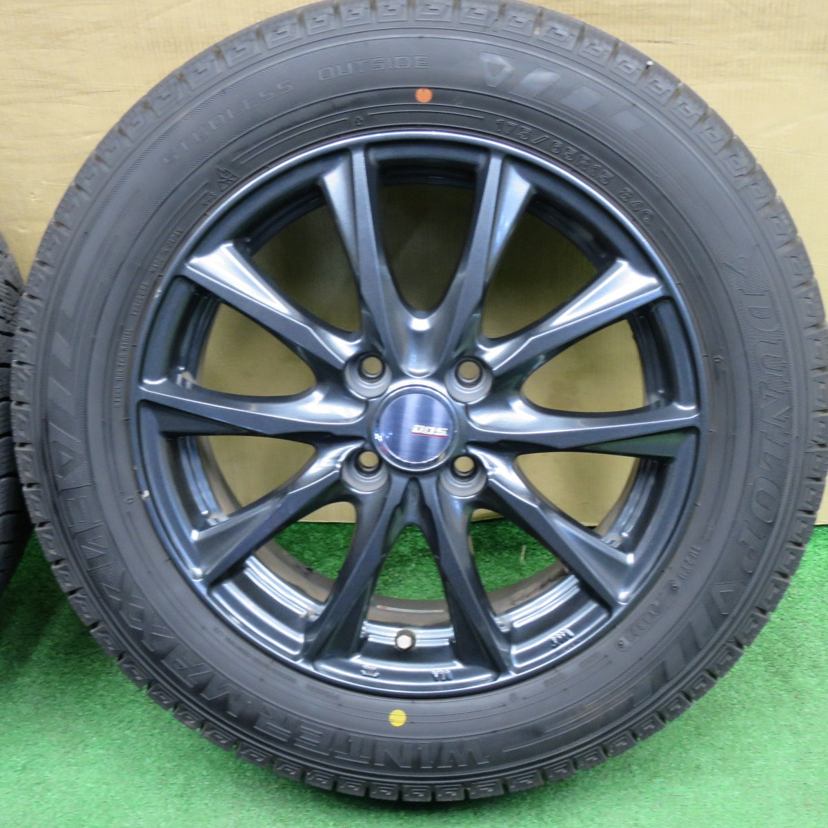 バリ溝！24年！キレイ！9.5分以上★スタッドレス 175/65R15 ダンロップ ウインターマックス03 D.O.S. DOS 15インチ PCD100/4H★6031204NKス