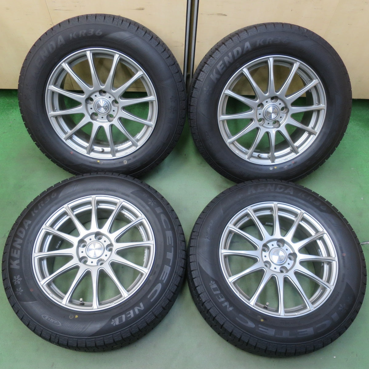 バリ溝！24年！キレイ！9.5分◎スタッドレス 225/65R17 ケンダ KR36 アイステック ネオ ravrion LUMIERE ラブリオン 17インチ PCD114.3/5H◎6100908イス