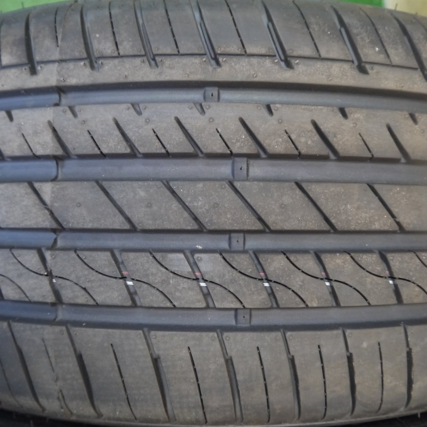 ほぼ未使用！26年★245/40R20 グリンランダー L-ZEAL56 タイヤ 20インチ ベンツ W214 Eクラス W222 C217 Sクラス BMW 5シリーズ 等★6061709Hノタ