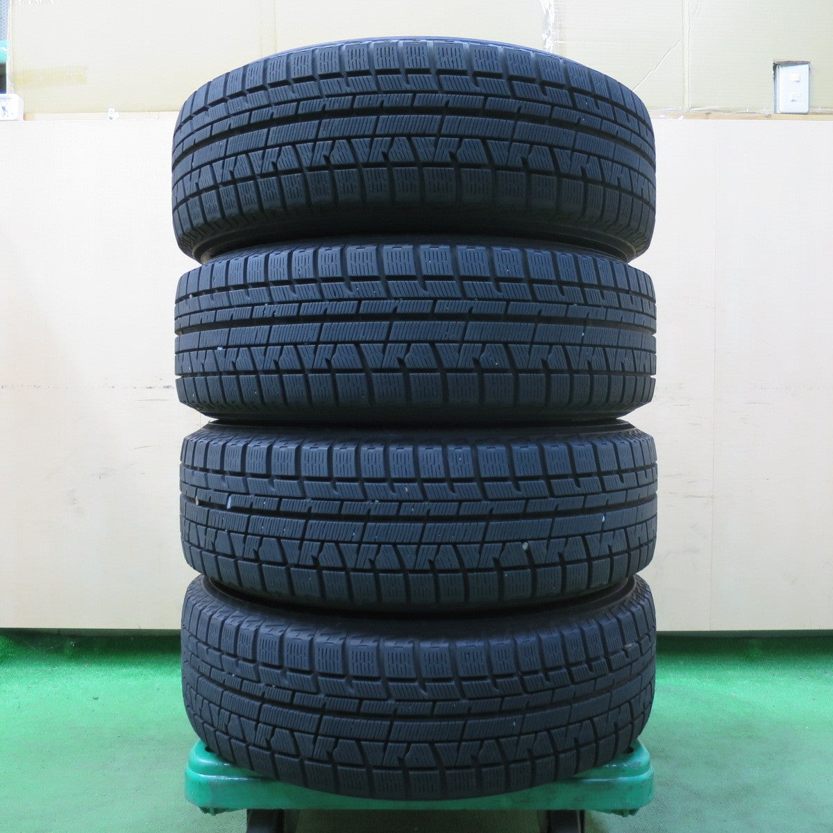 送料無料] バリ溝！キレイ！9.5分☆スタッドレス G-SPEED 205