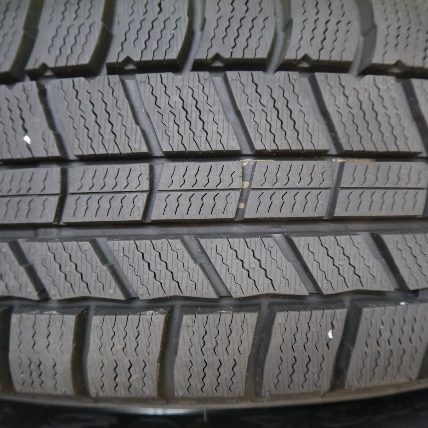 バリ溝！23年！キレイ！ほぼ10分★スタッドレス 185/70R14 オートバックス ノーストレック N5 LEBEN レーベン 14インチ PCD100/4H★5060309Hス
